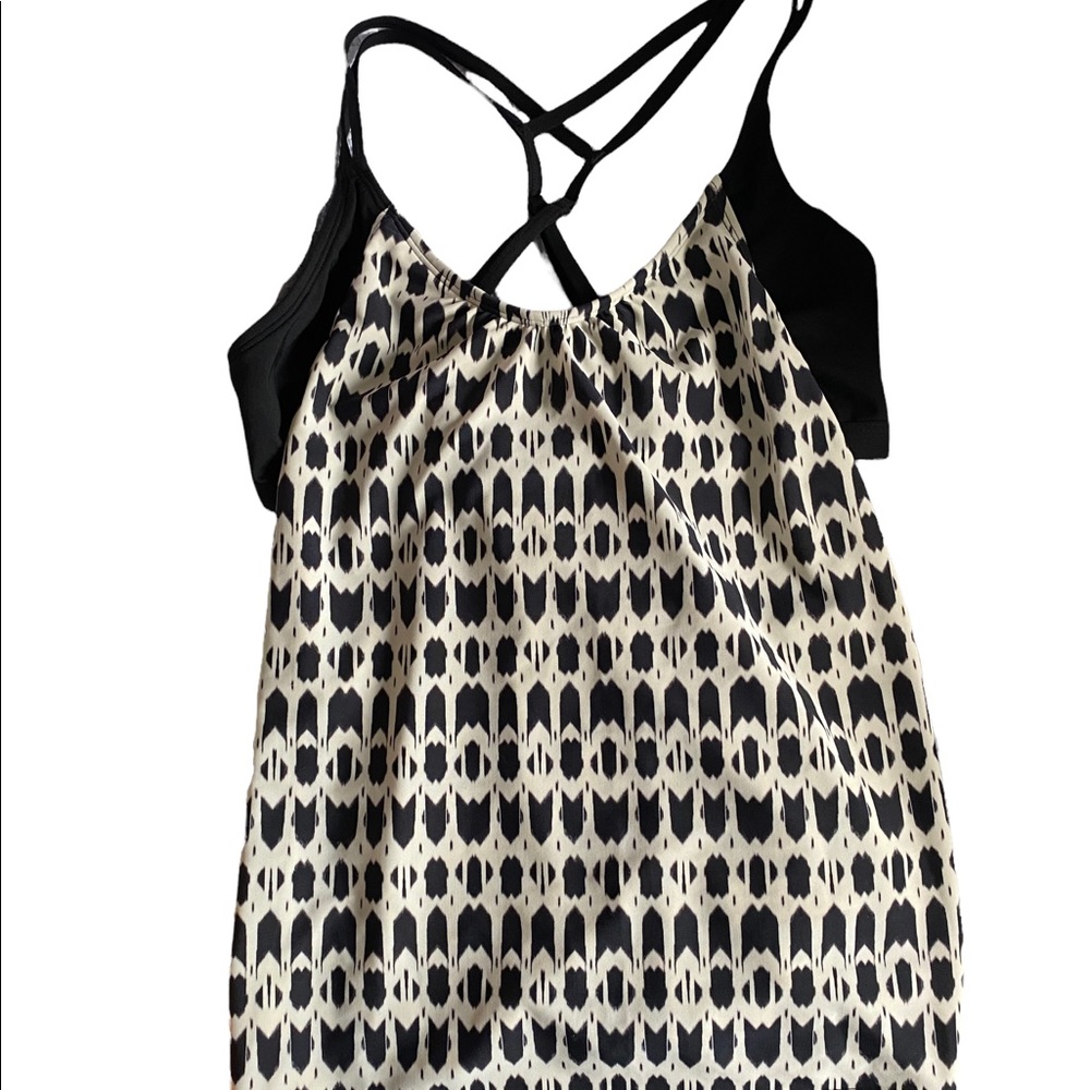 ATHLETA ESSENCE ENERGIZE Yoga TANK, Aztec design, built in bra, tank blk/creme M